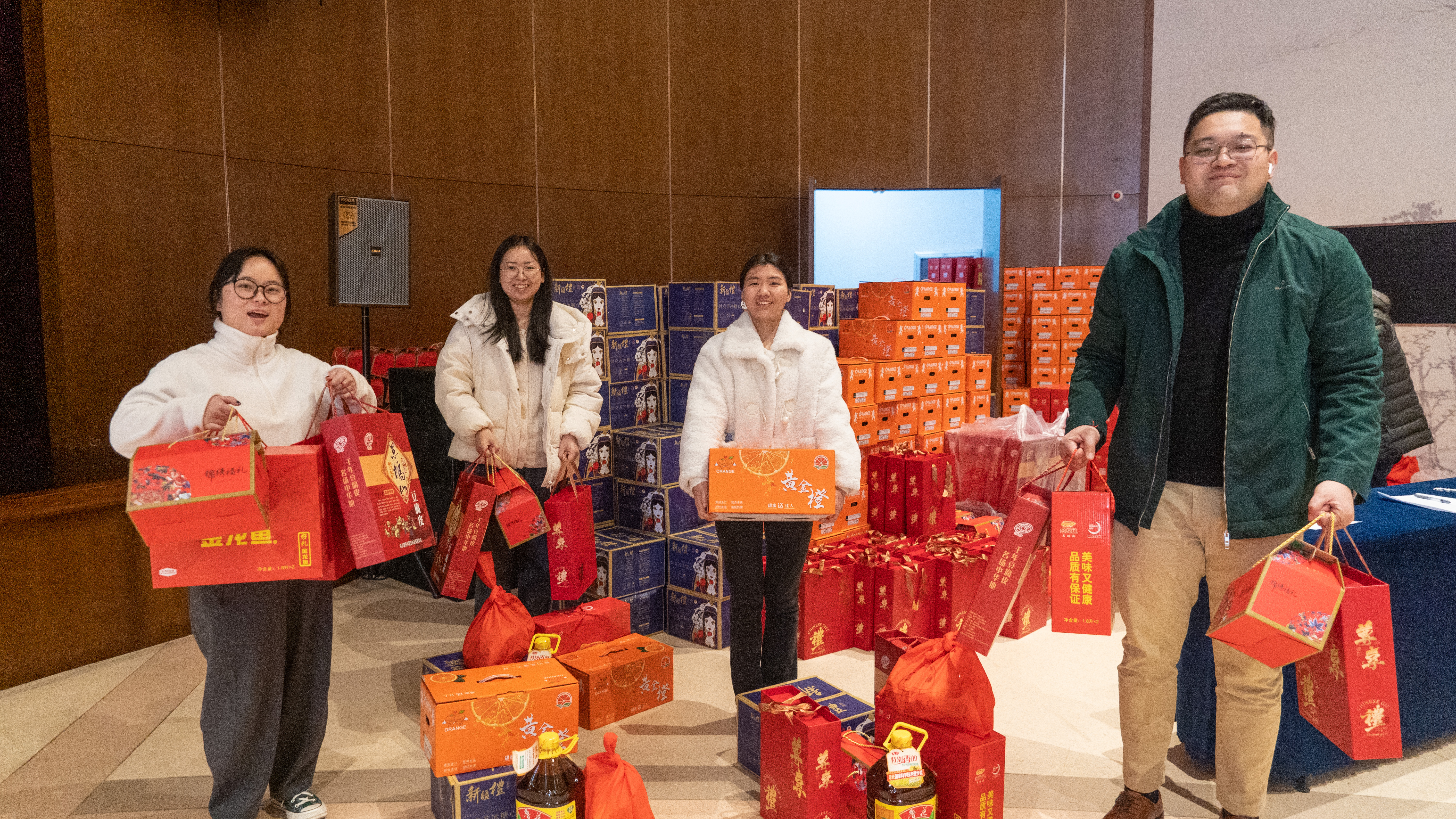 富春环保开展新春送暖活动